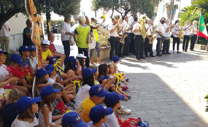 Parata musicale con i ragazzi del centro estivo